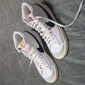 Men's shoes worn once